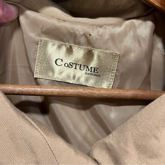 Costume National beige coat with removable hood and large collar. Size small/55 - Picture 2 of 5